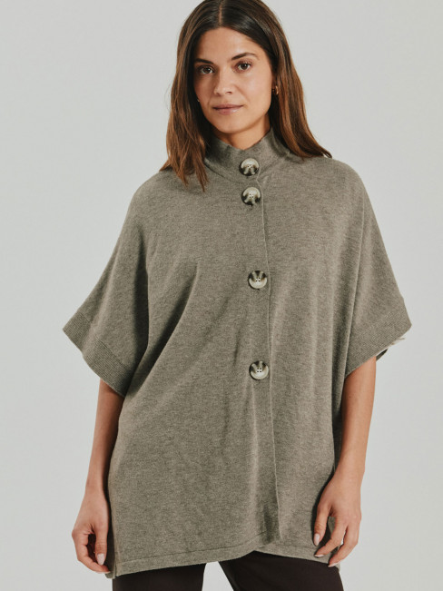 Kofta/poncho Laura taupe från FreeQuent
