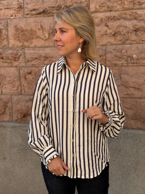 Blus Lila/Offwhite från Freequent